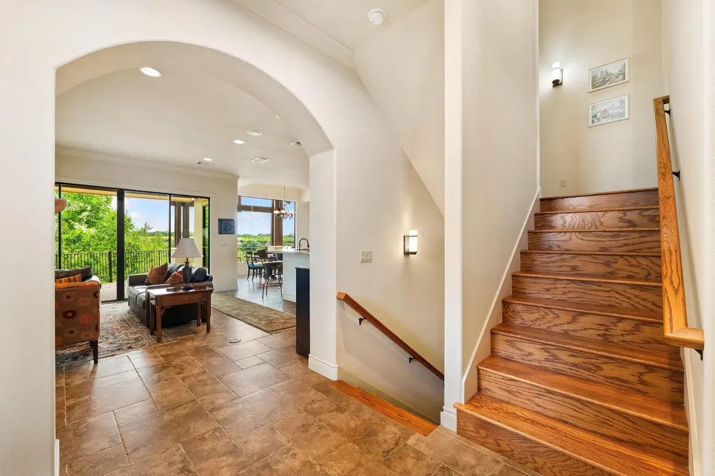 1231 Lake Shore Drive Spicewood TX 78669