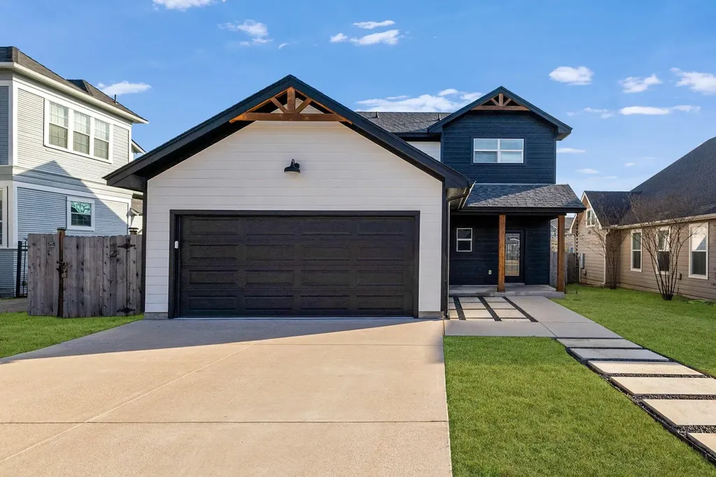 609A W 7th Street Taylor TX 76574