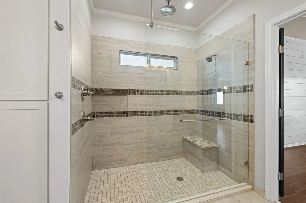 609A W 7th Street Taylor TX 76574