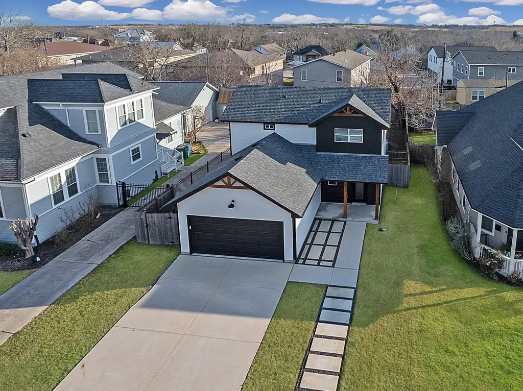 609A W 7th Street Taylor TX 76574
