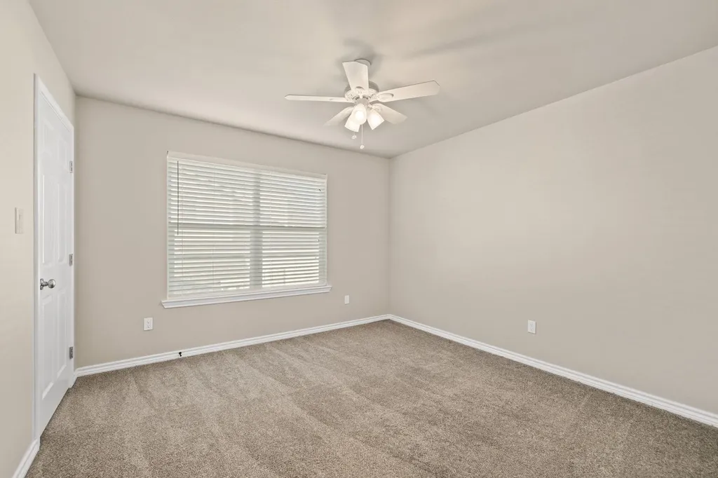 609A W 7th Street Taylor TX 76574