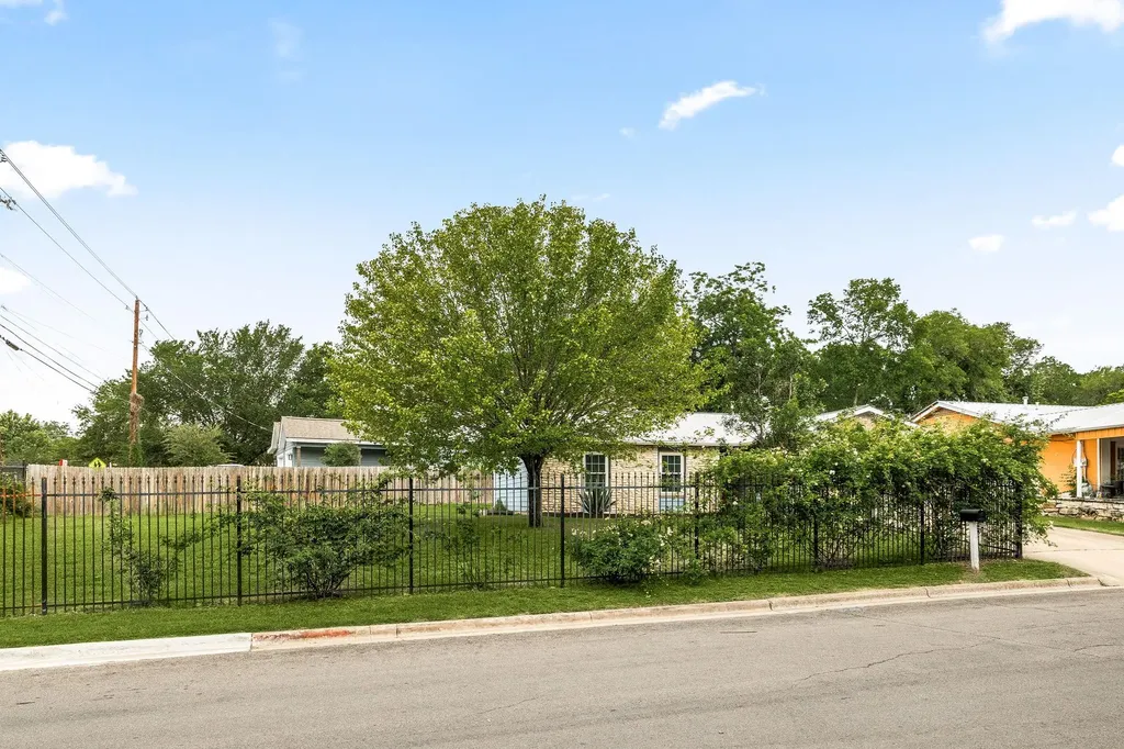 7802 Elderberry Drive Austin TX 78745