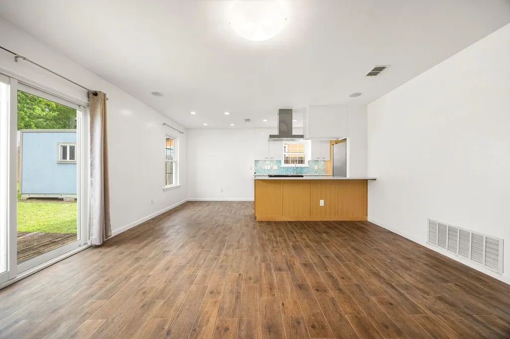 7802 Elderberry Drive Austin TX 78745