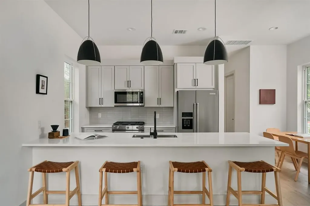 2209 Woodland Avenue Austin TX 78741