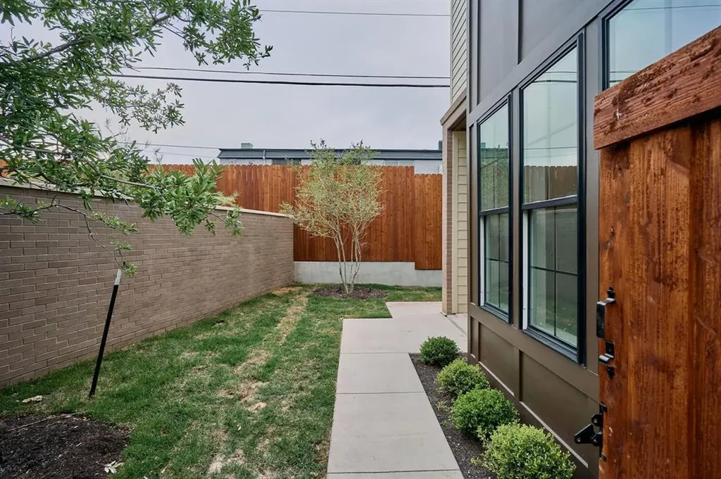 2209 Woodland Avenue Austin TX 78741