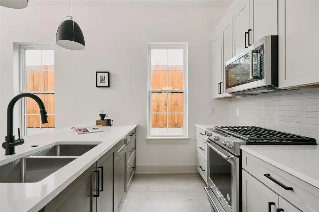 2209 Woodland Avenue Austin TX 78741
