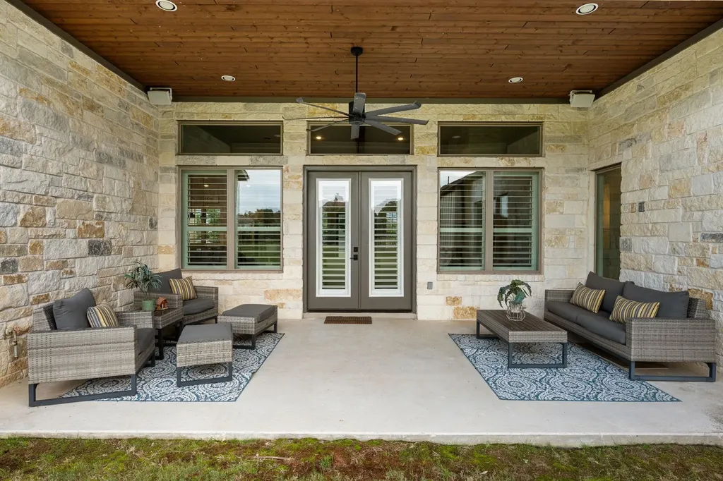 113 Idle Spur Liberty Hill TX 78642
