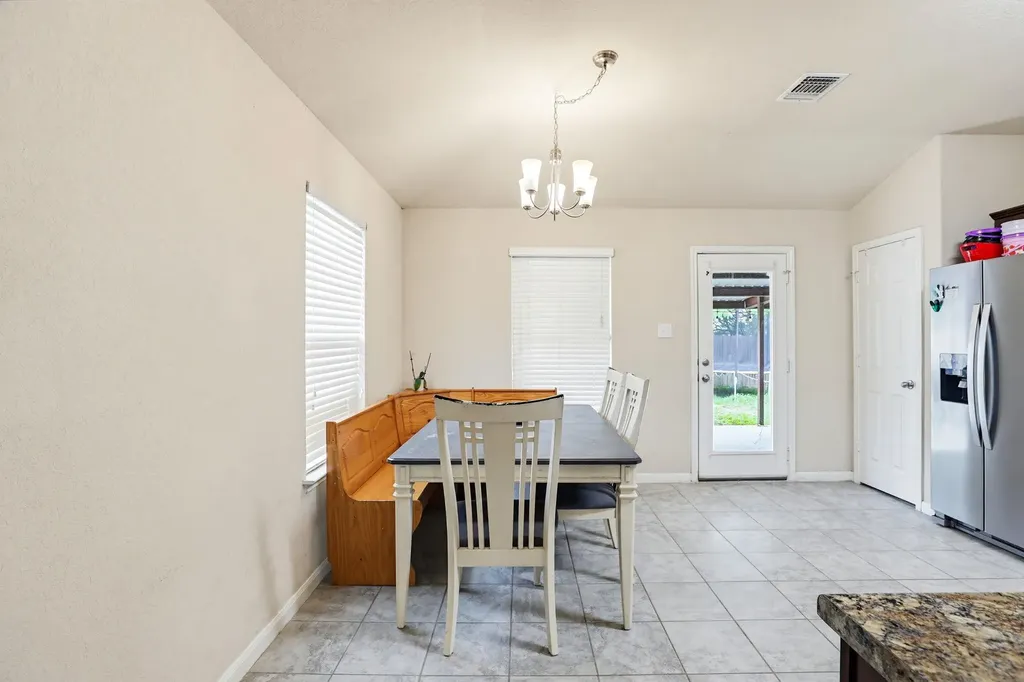 138 Talon Drive Luling TX 78648