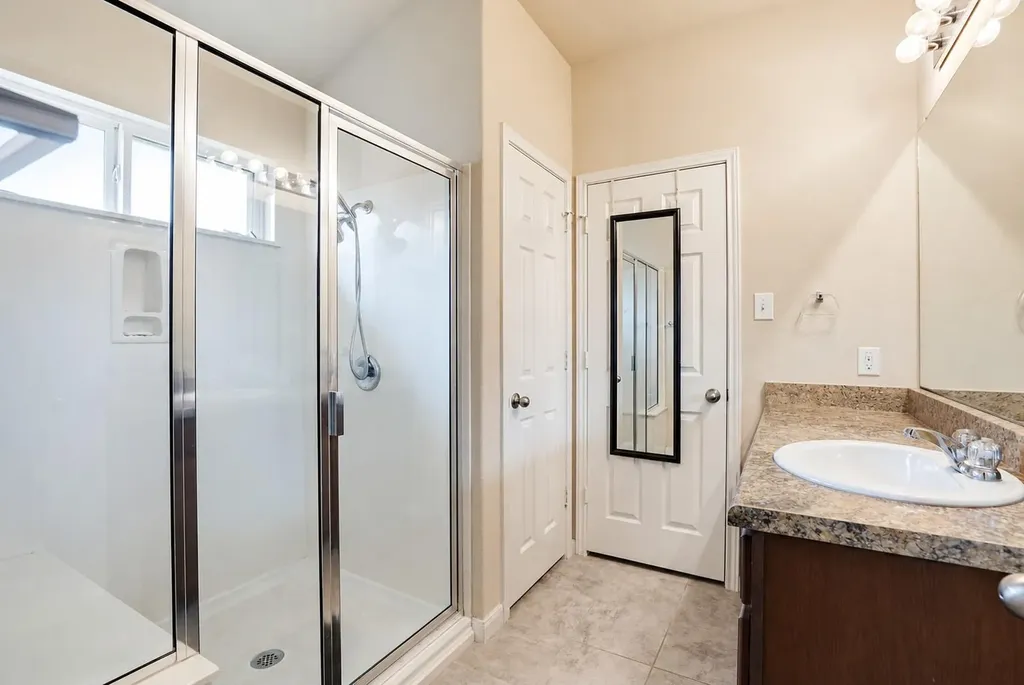 138 Talon Drive Luling TX 78648