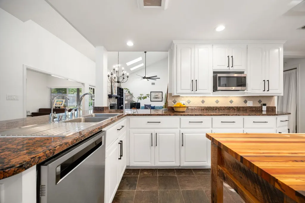 6702 Fireoak Drive Austin TX 78759
