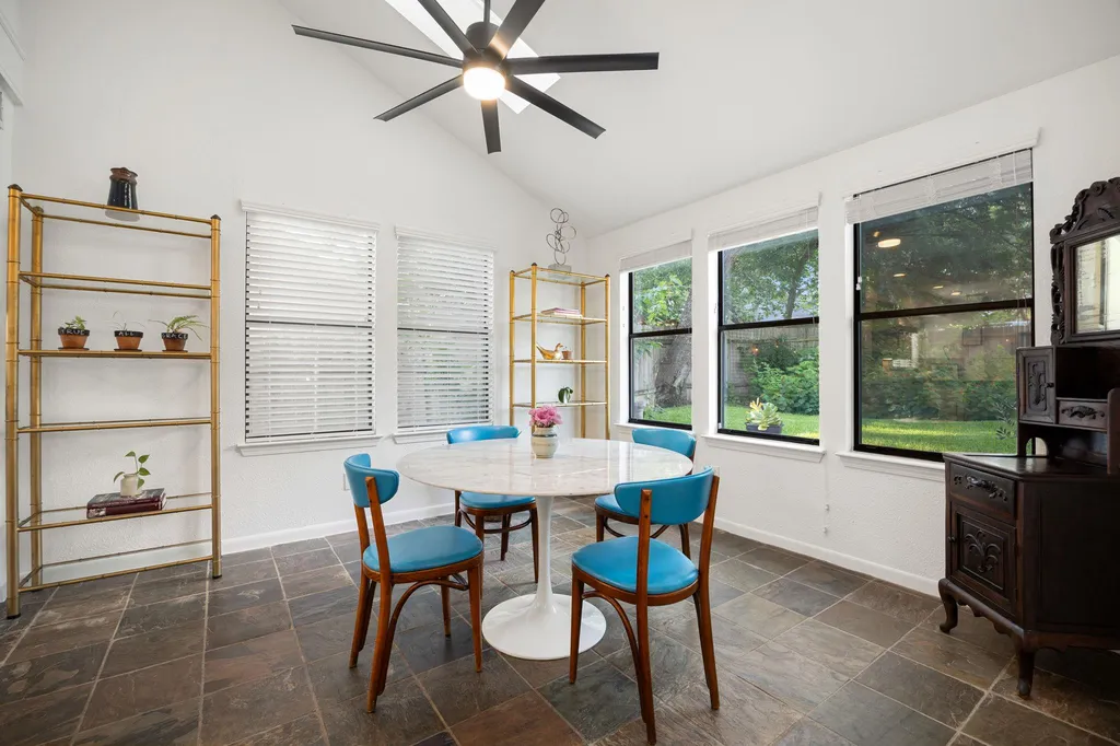 6702 Fireoak Drive Austin TX 78759