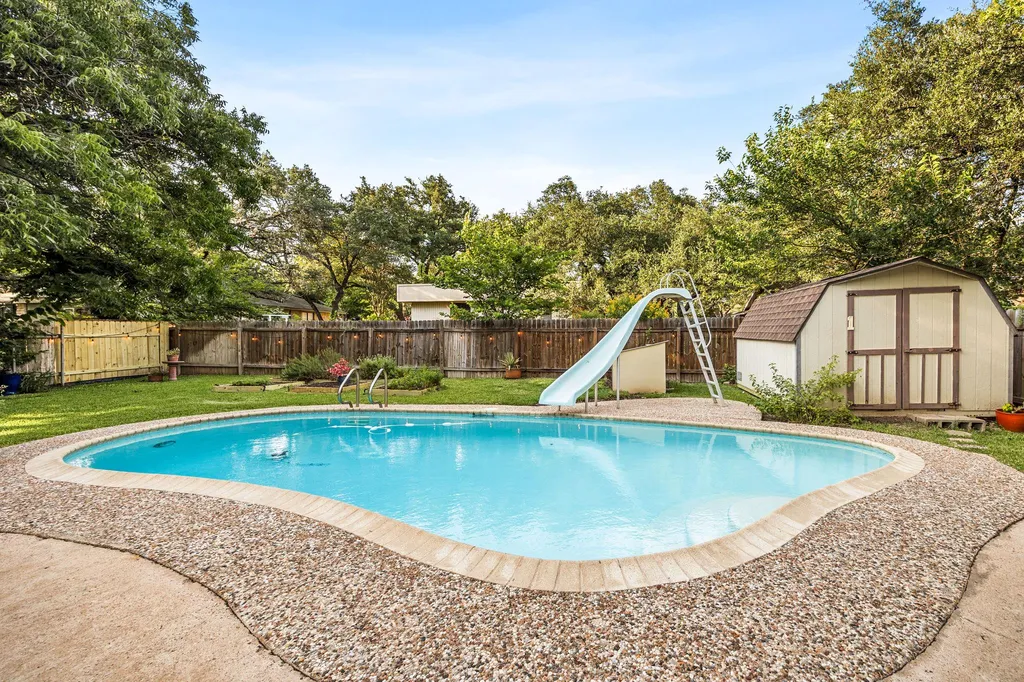6702 Fireoak Drive Austin TX 78759