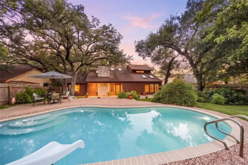 6702 Fireoak Drive Austin TX 78759