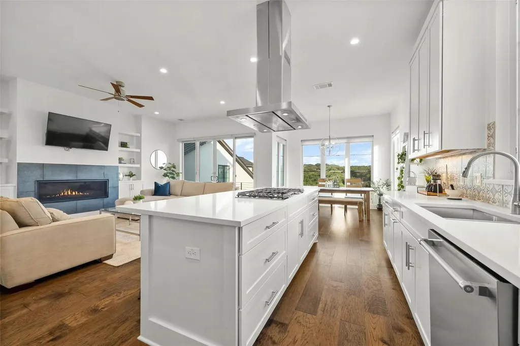 5717 Lost Horizon Drive Austin TX 78759