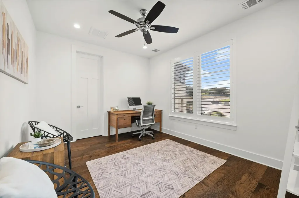 5717 Lost Horizon Drive Austin TX 78759