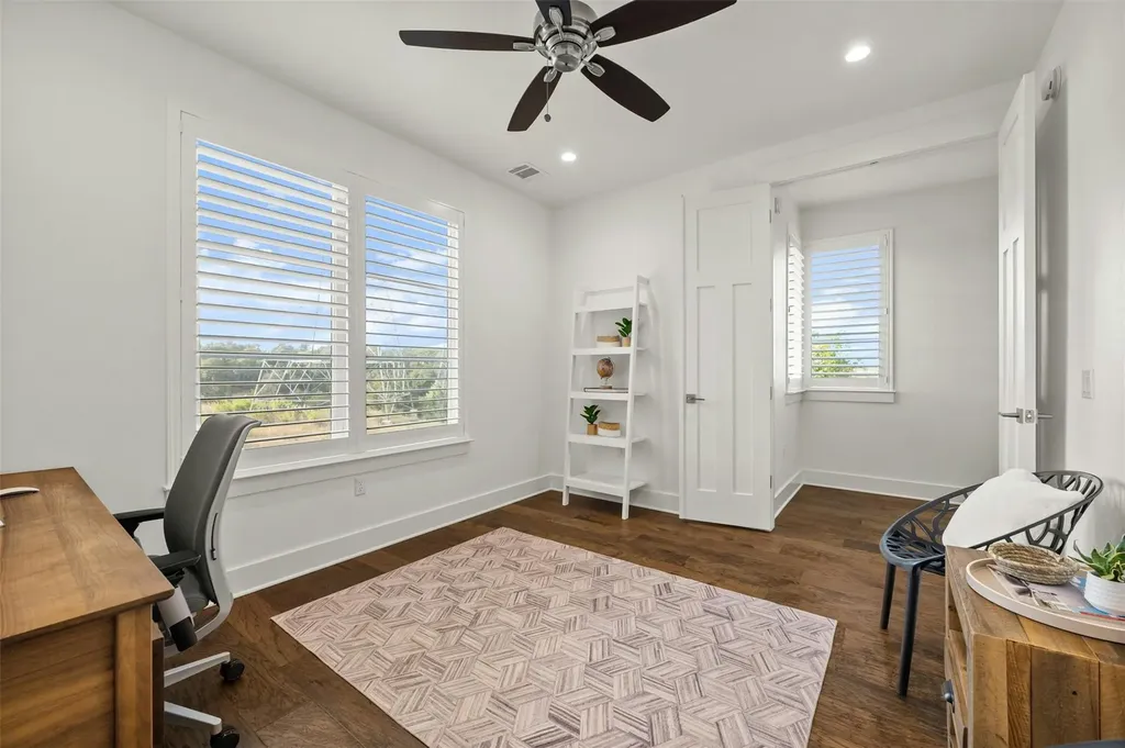 5717 Lost Horizon Drive Austin TX 78759