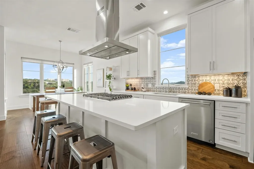 5717 Lost Horizon Drive Austin TX 78759