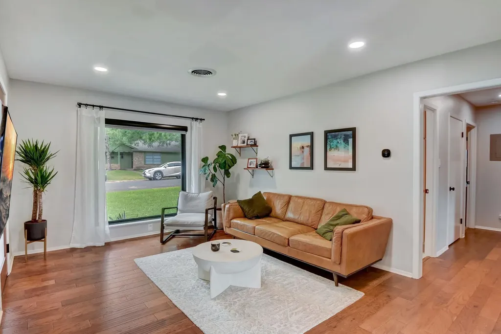 4907 Sylvandale Drive Austin TX 78745