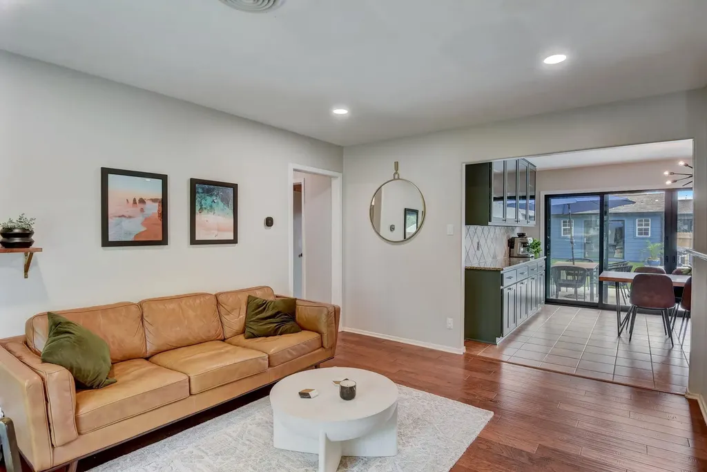 4907 Sylvandale Drive Austin TX 78745