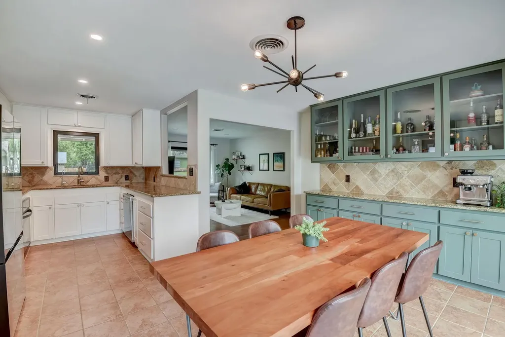 4907 Sylvandale Drive Austin TX 78745