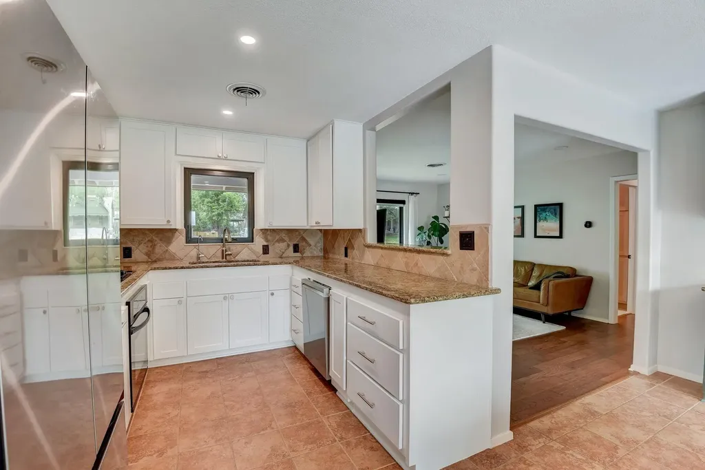 4907 Sylvandale Drive Austin TX 78745