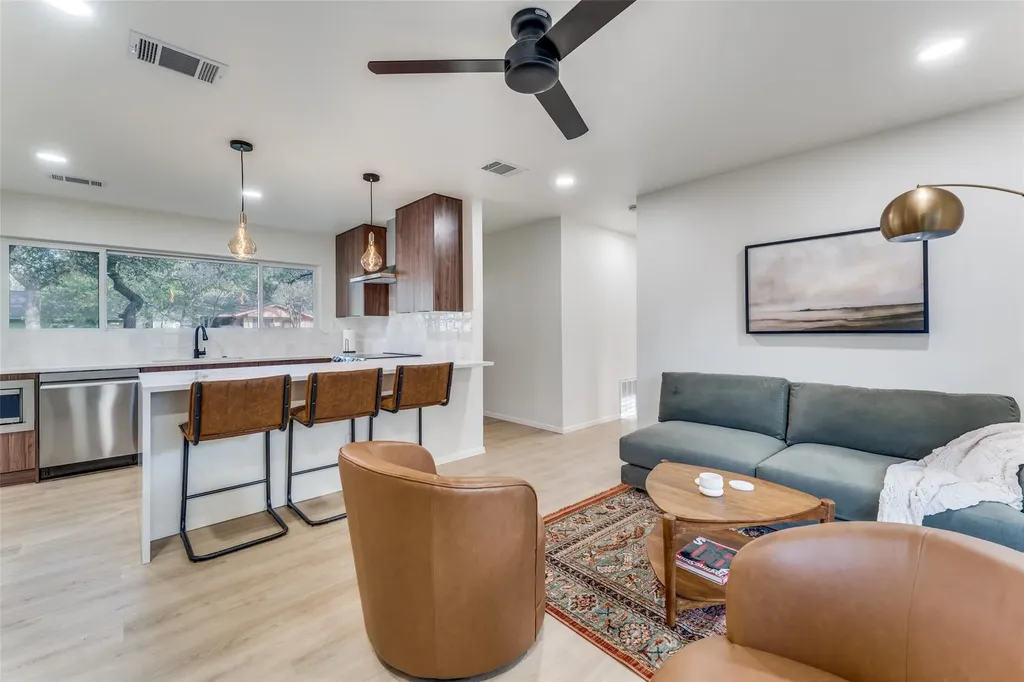 4907 Sylvandale Drive Austin TX 78745