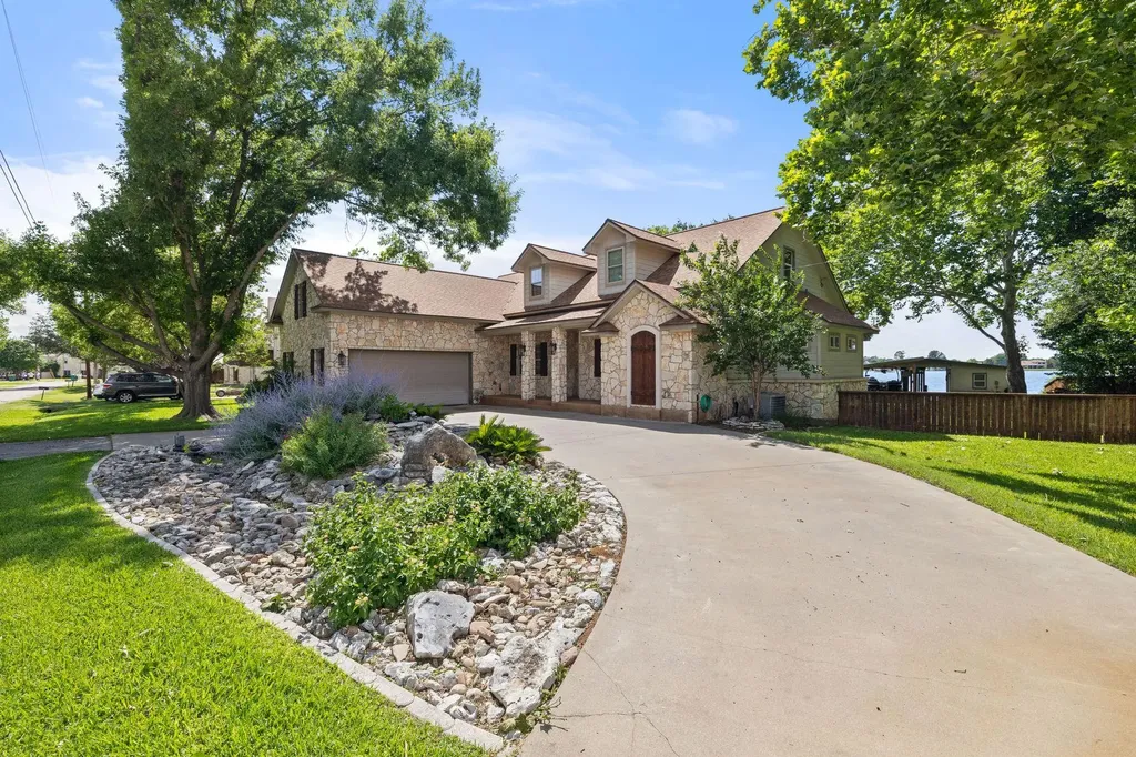 402 South Shorewood Drive Granite Shoals TX 78654