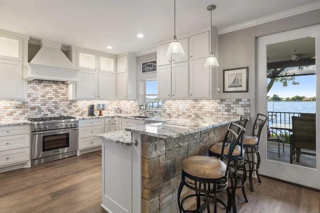 402 South Shorewood Drive Granite Shoals TX 78654