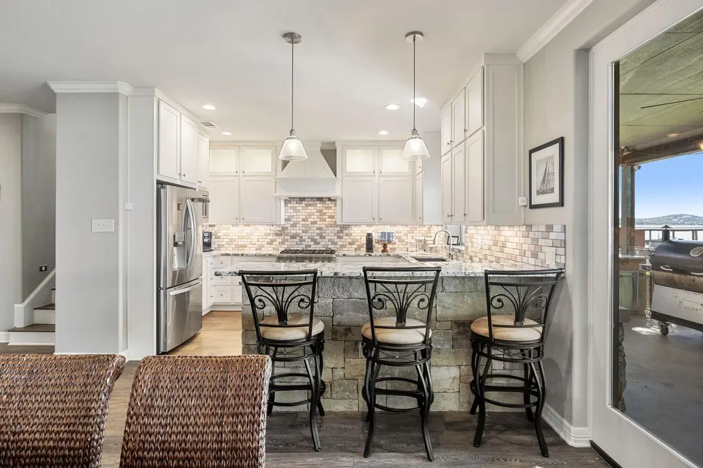 402 South Shorewood Drive Granite Shoals TX 78654