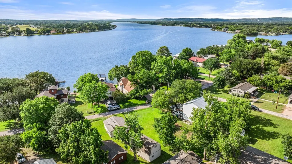 402 South Shorewood Drive Granite Shoals TX 78654