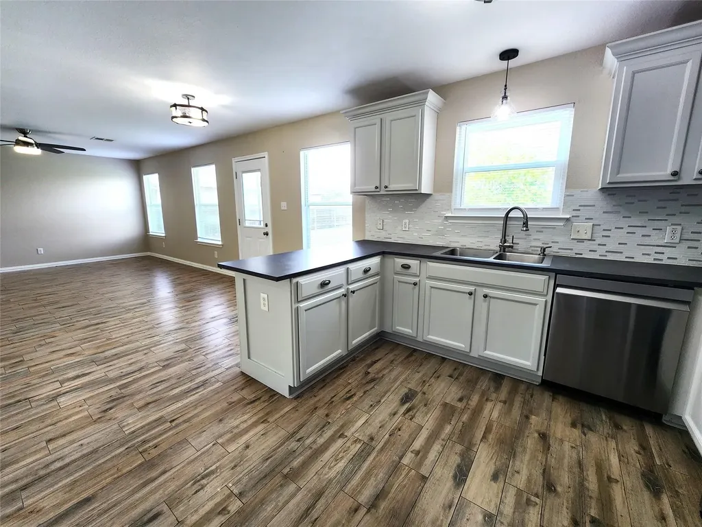 933 Meadow Ridge Loop Georgetown TX 78626