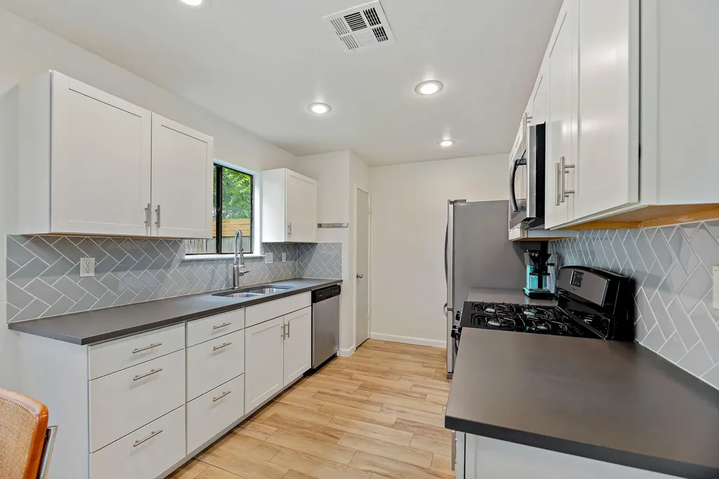 11837 Shropshire Boulevard Austin TX 78753