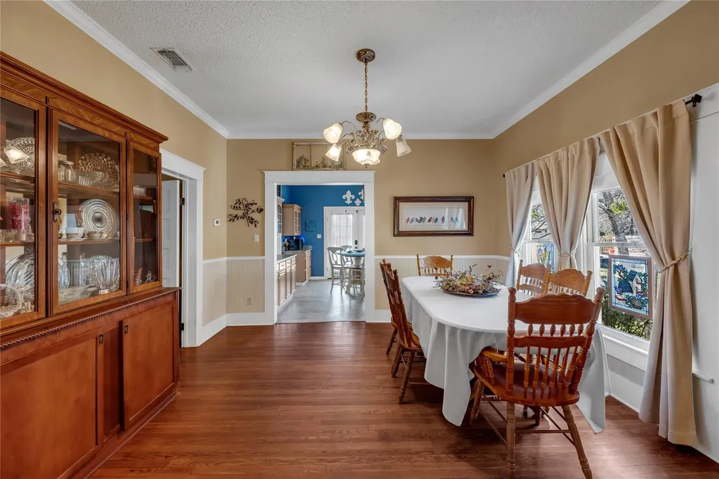 909 Flag Street Llano TX 78643