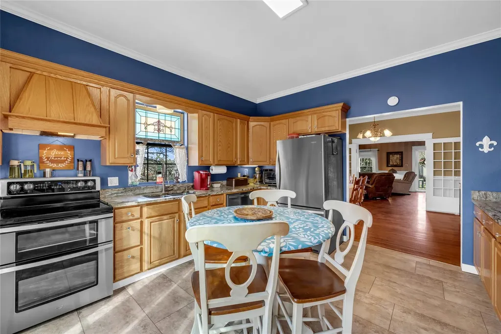 909 Flag Street Llano TX 78643