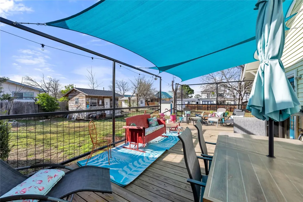 909 Flag Street Llano TX 78643