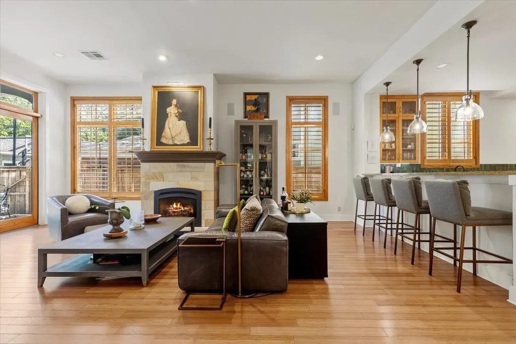 2207 Forest Trail Austin TX 78703
