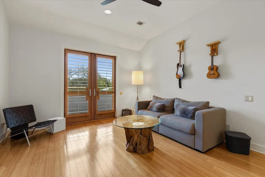 2207 Forest Trail Austin TX 78703