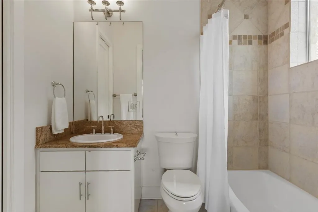 2207 Forest Trail Austin TX 78703