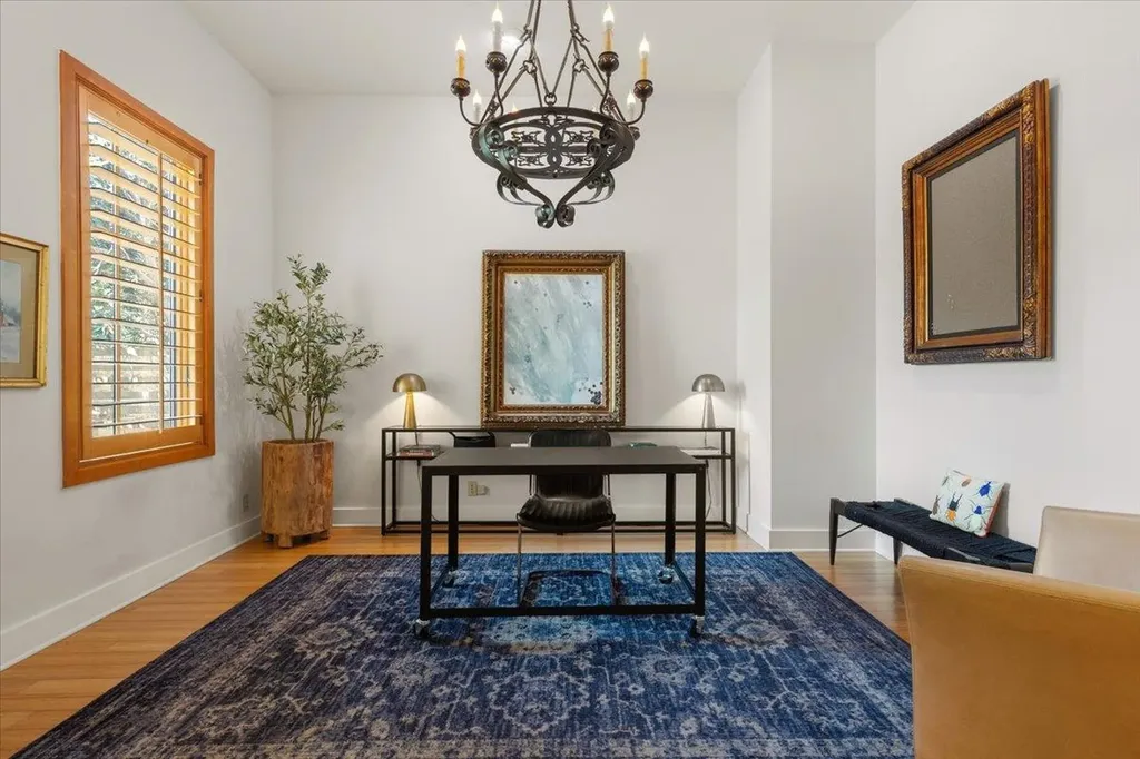 2207 Forest Trail Austin TX 78703