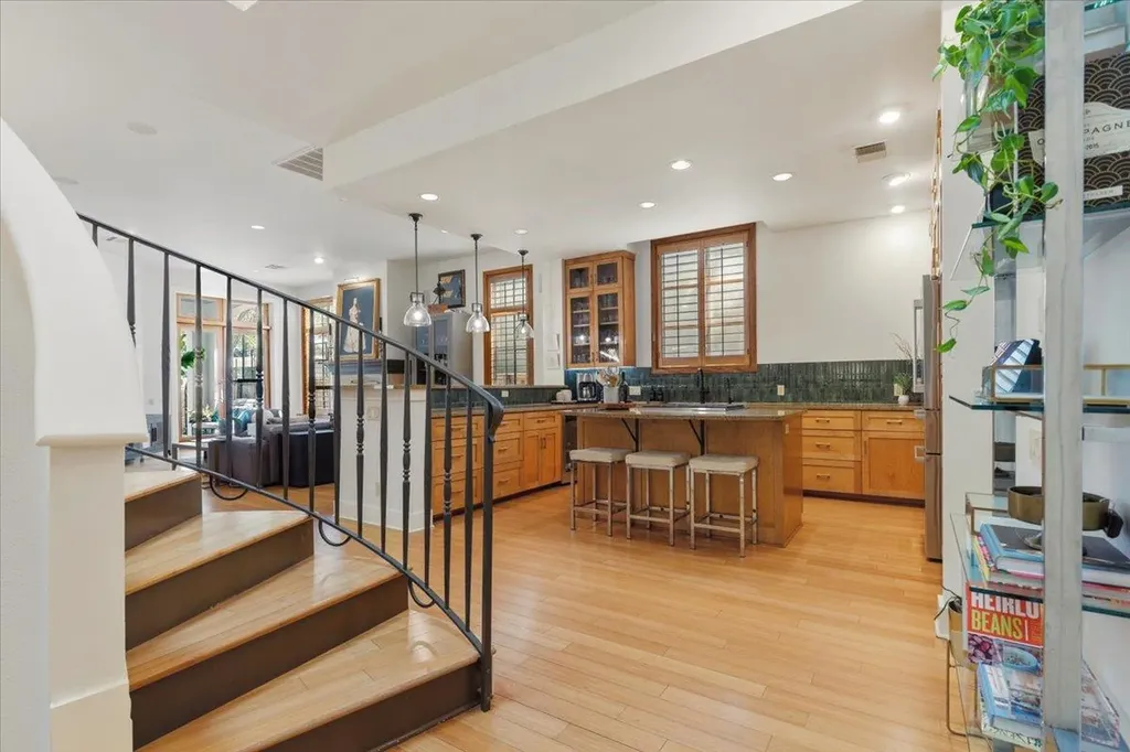 2207 Forest Trail Austin TX 78703