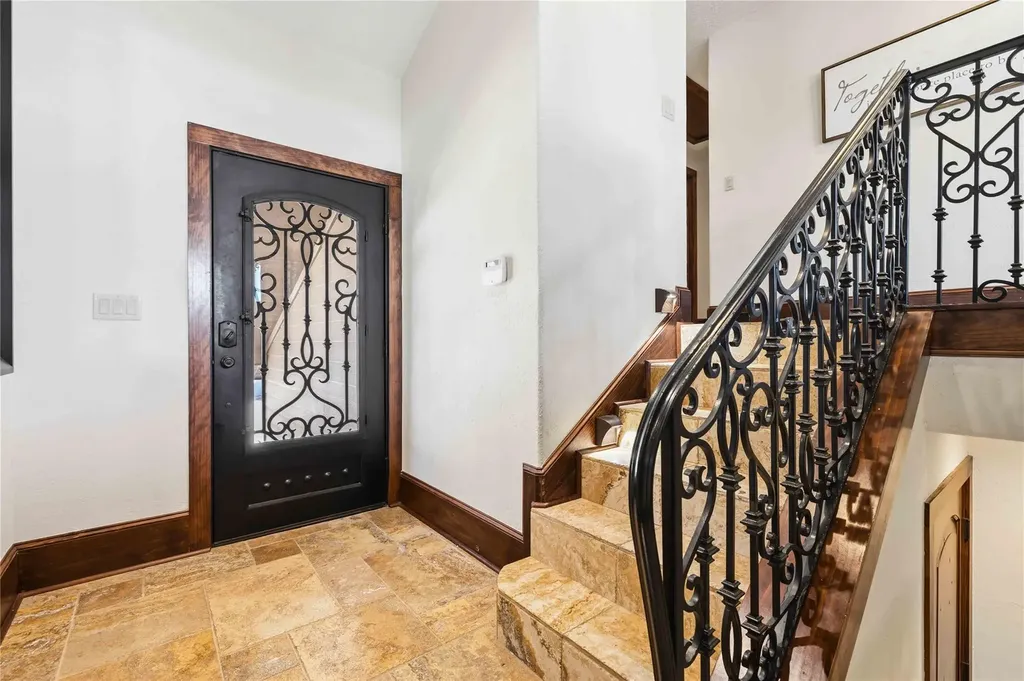 512 Harbor Drive Spicewood TX 78669