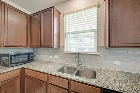 521 Lady Swiss Lane Hutto TX 78634