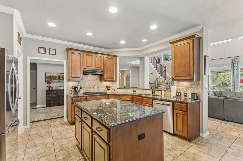16517 Along Creek Cove Austin TX 78717