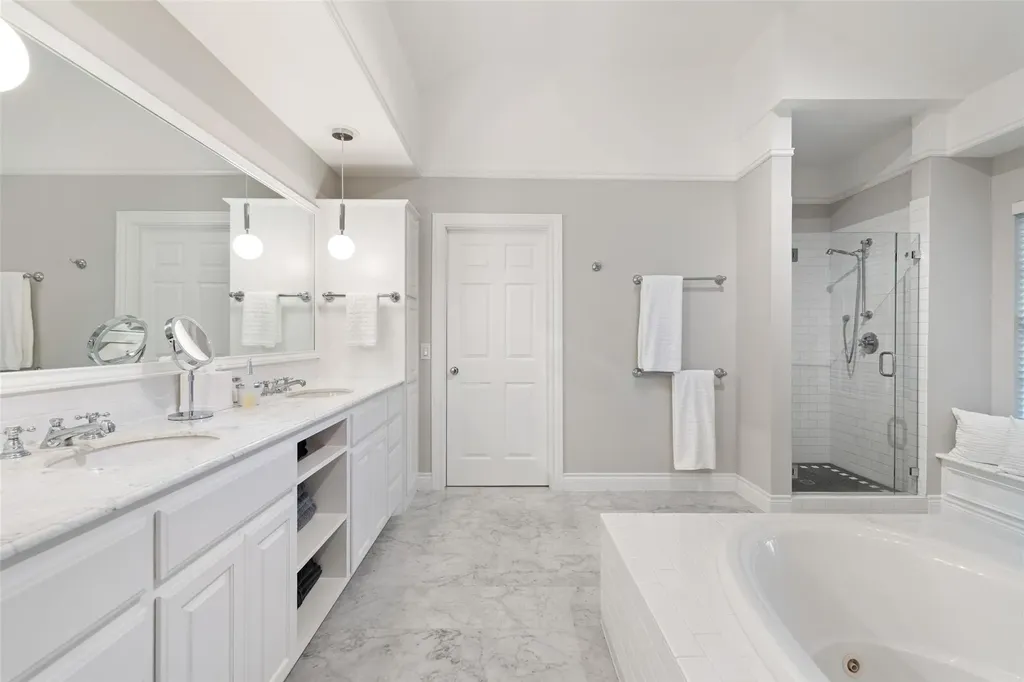 10038 Circleview Drive Austin TX 78733
