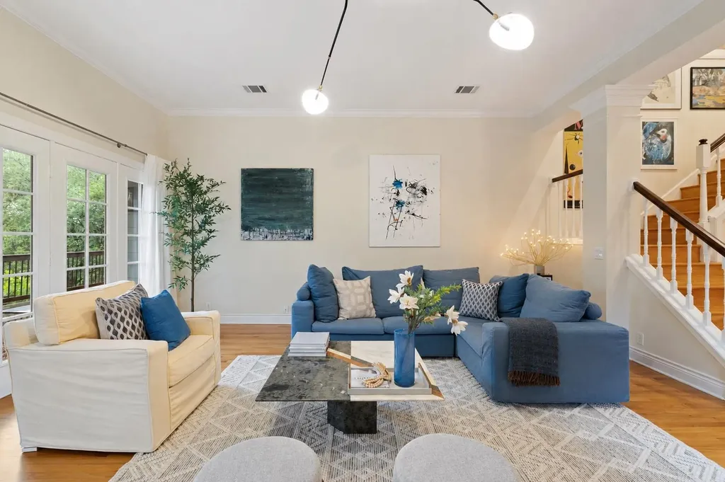 10038 Circleview Drive Austin TX 78733
