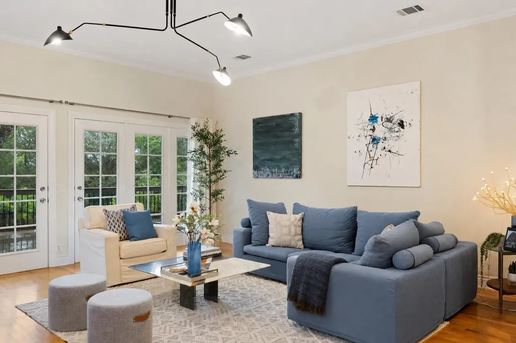 10038 Circleview Drive Austin TX 78733