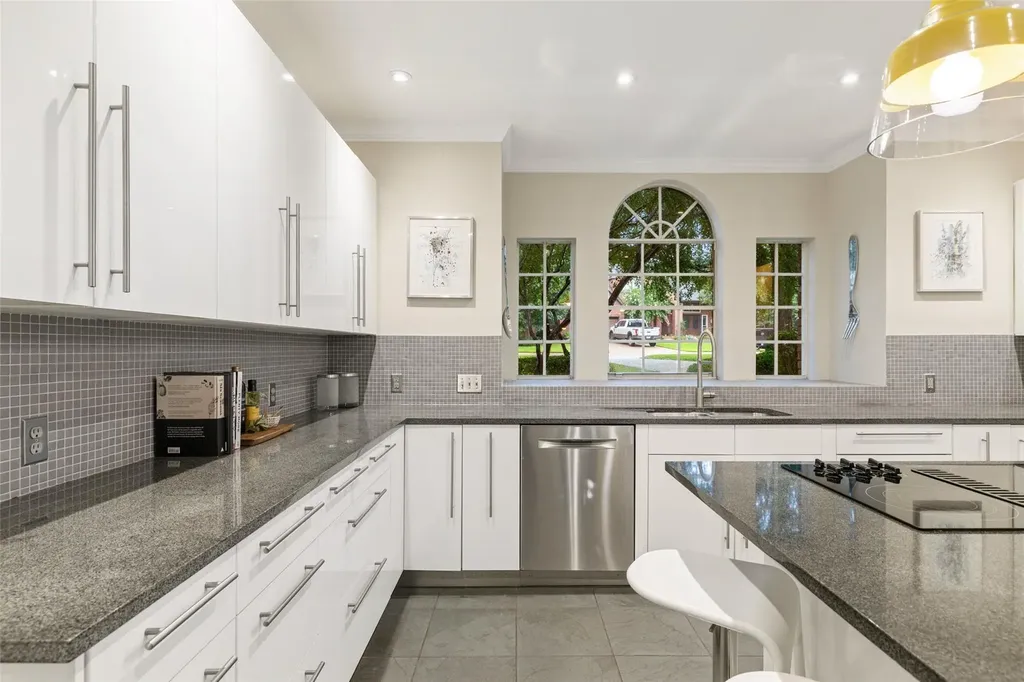 10038 Circleview Drive Austin TX 78733