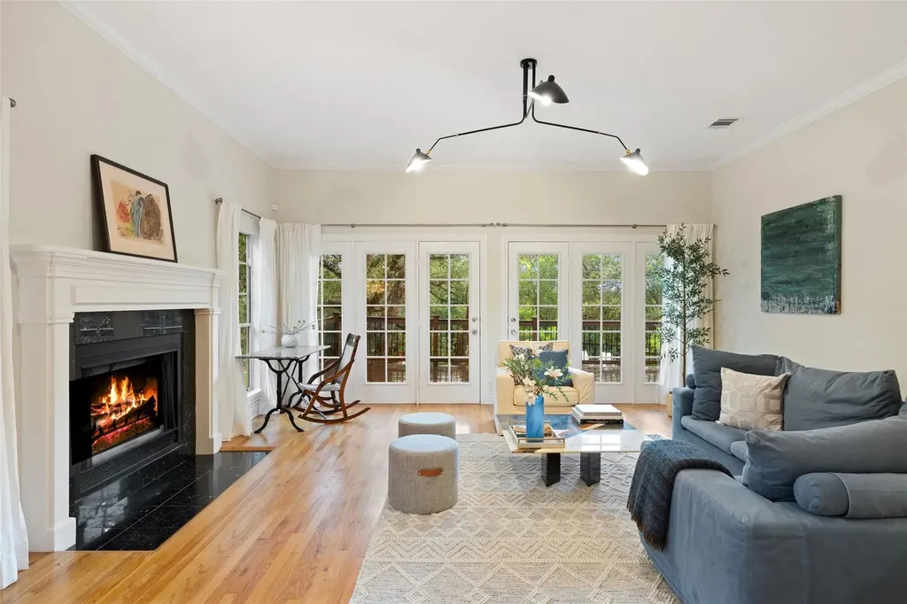 10038 Circleview Drive Austin TX 78733