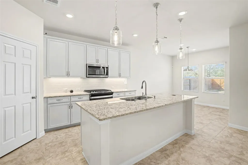 382 Smithsonian Lane Kyle TX 78640