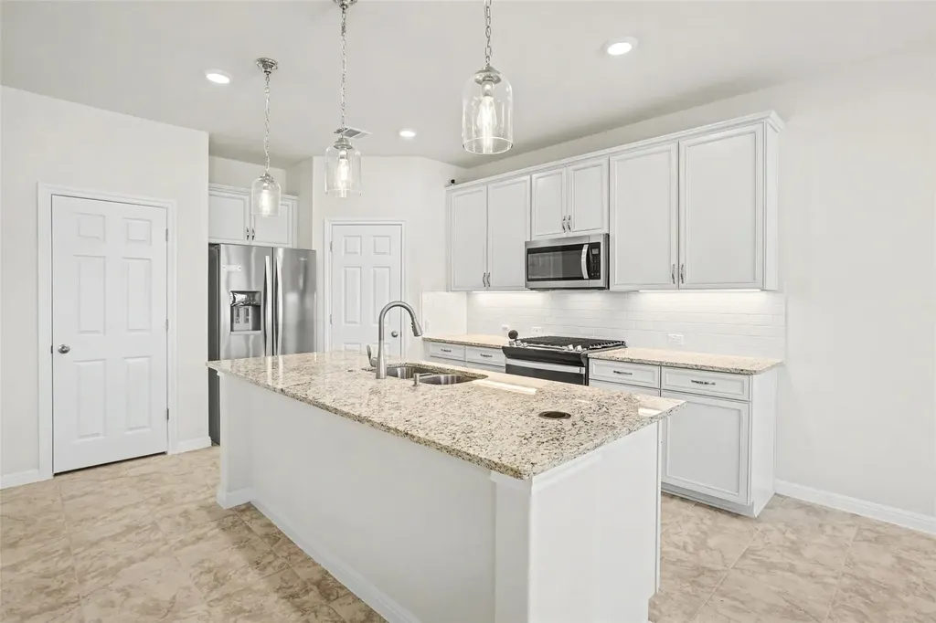 382 Smithsonian Lane Kyle TX 78640